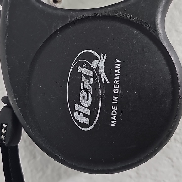 Flexi Dog Leash Retracable 16ft. - Picture 4 of 6